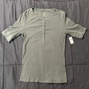 NWT Gap Henley 3/4 Sleeve Top